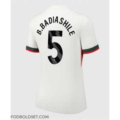Chelsea Benoit Badiashile #5 Udebanetrøje Dame 2025-26 Kortærmet Chelsea Benoit Badiashile #5 Udebanetrøje Dame 2025-26 Kortærmet